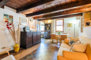 Beautiful historical attic EMERALD in Alghero Old Town near beach, Alghero